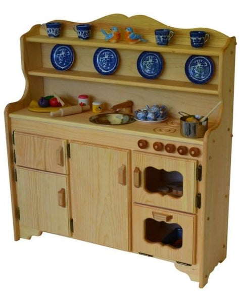 Elves and angels play kitchen shop